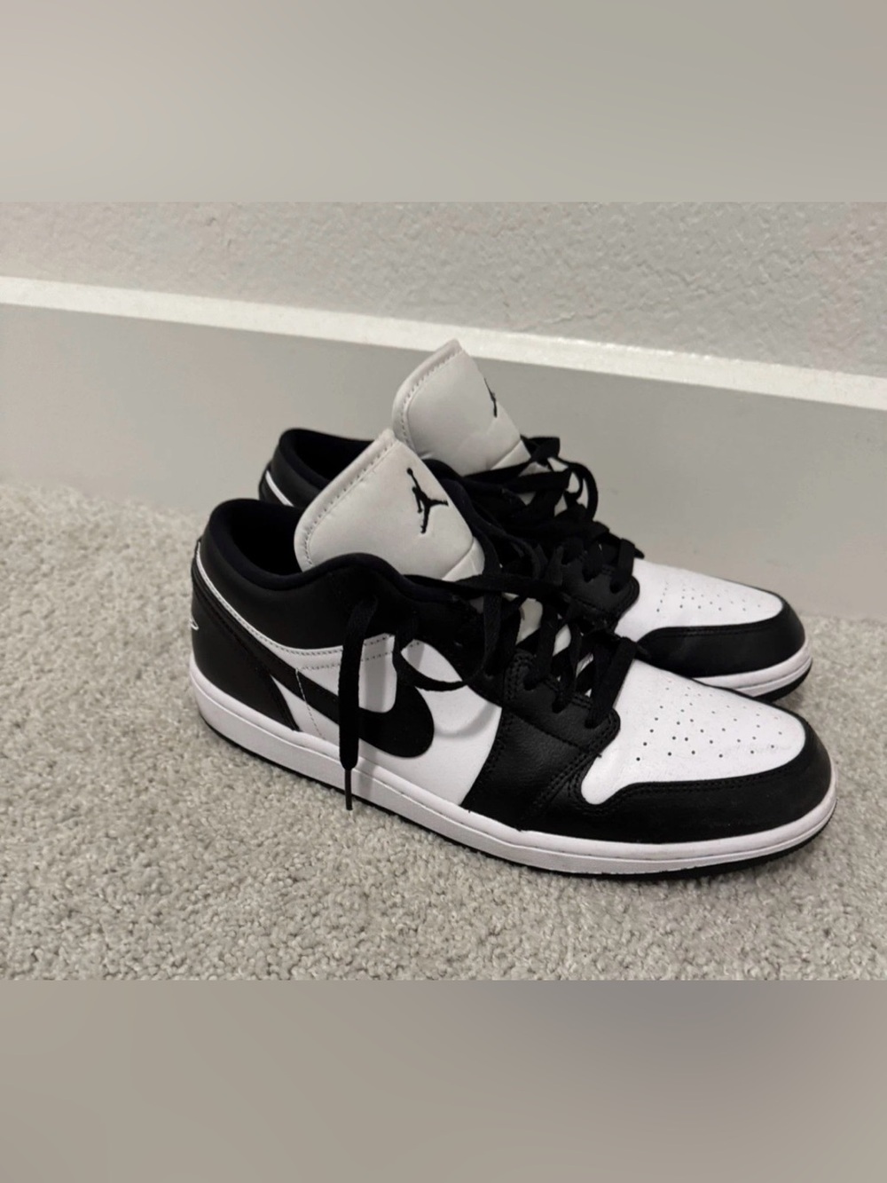 Air Jordan 1 White Black Womens 11 Men’s 9.5